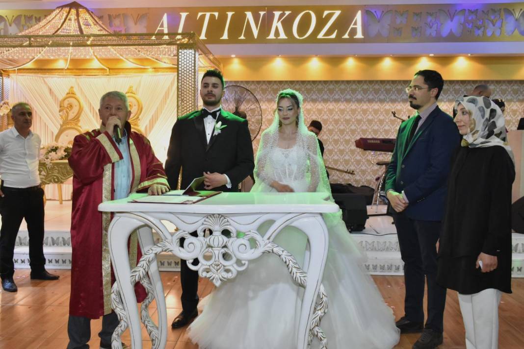 Elif ile Esad evlendi 1